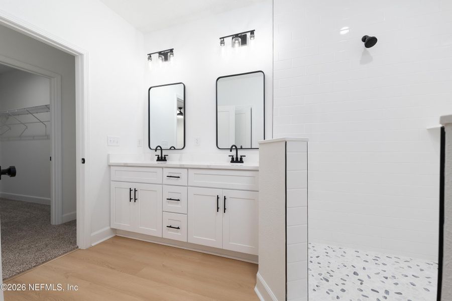 Furnished interior view inside a new home in , Palatka (Image 11).