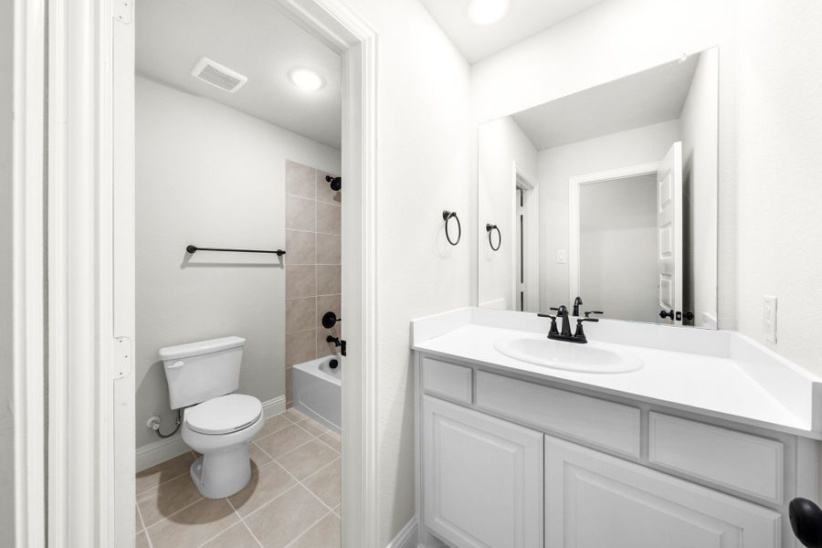 Furnished interior view inside a new home in Forest Ridge Estates, Greenville (Image 14).