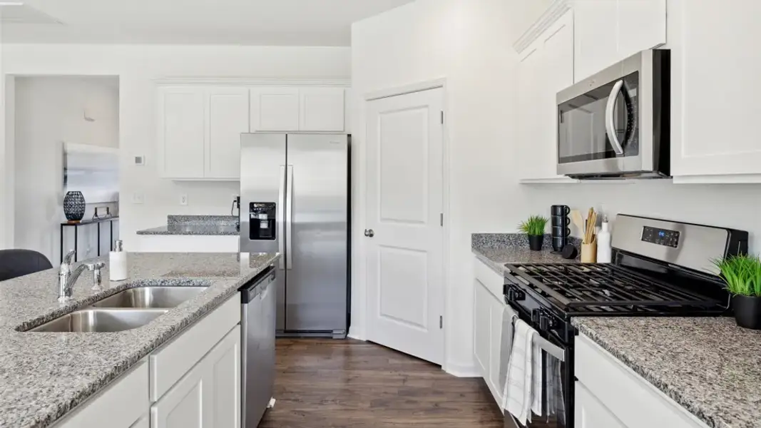 Furnished interior view inside a new home in Creekside Ridge, Dandridge (Image 4).
