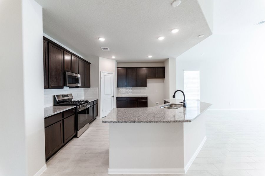 Furnished interior view inside a new home in Canterra Creek, Rosharon (Image 8).