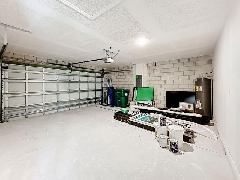 1390 Schumann Drive-63