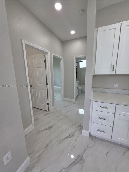 Spacious, unfurnished interior of a new home in , Lehigh Acres (Image 38).