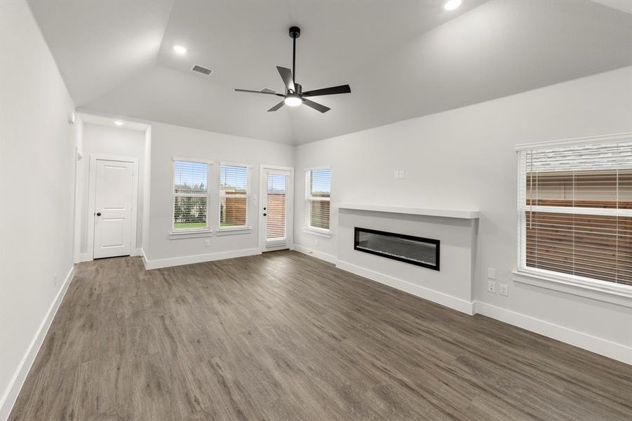 13. 1921 Sapphire - Family (2) 13. 1921 Sapphire - Family (2)