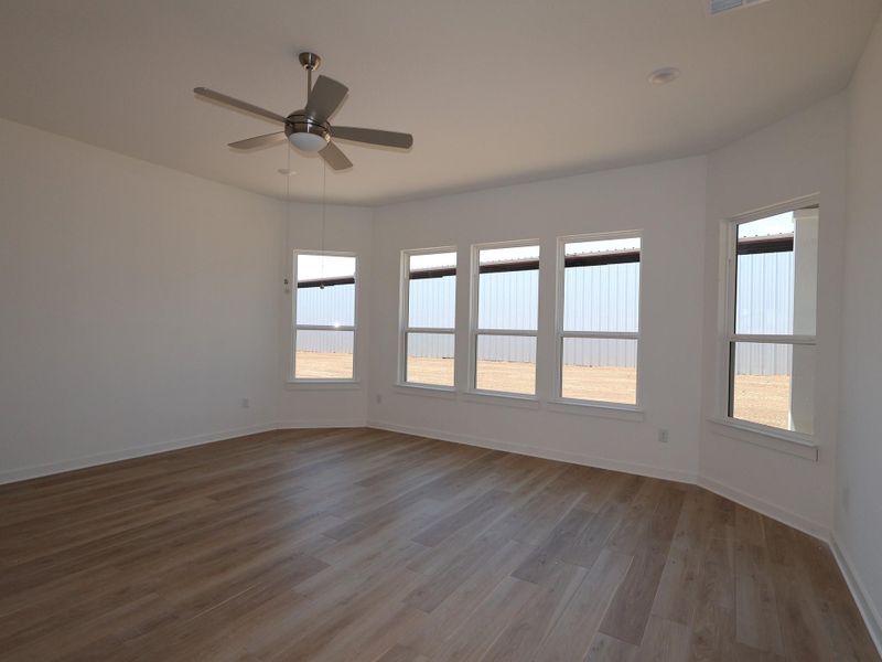 Spacious, unfurnished interior of a new home in Edgewood, Leander (Image 25).