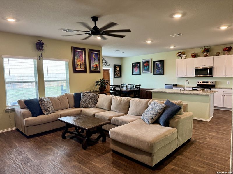 Furnished interior view inside a new home in Winding Creek, New Braunfels (Image 14). Furnished interior view inside a new home in Winding Creek, New Braunfels (Image 14).
