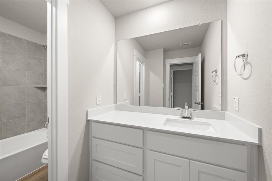 243 Wagon Spoke- Bathroom-1