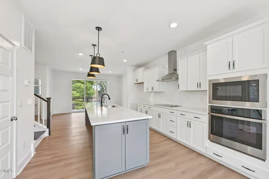 22-web-or-mls-Dunzo Dr-S1203-022