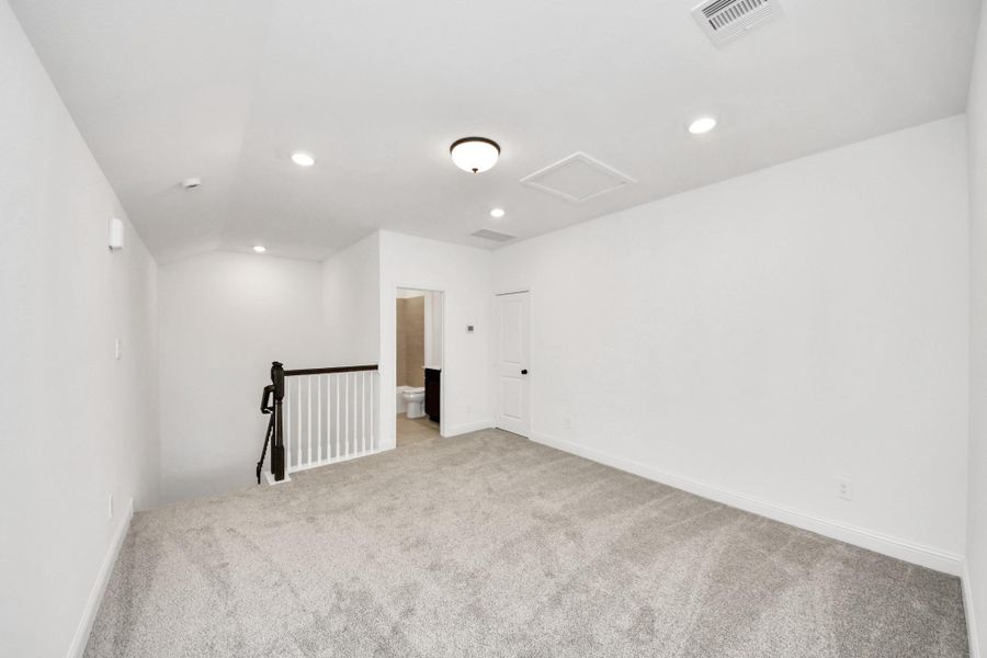 Spacious, unfurnished interior of a new home in Bridgeland: Signature Collection, Cypress (Image 26). Spacious, unfurnished interior of a new home in Bridgeland: Signature Collection, Cypress (Image 26).