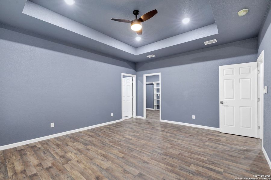 Spacious, unfurnished interior of a new home in , San Antonio (Image 26).