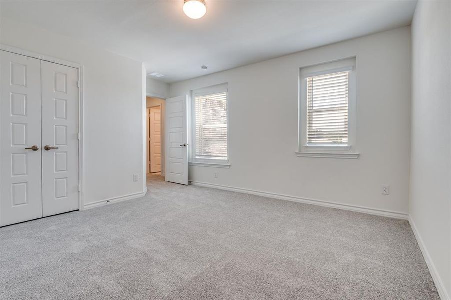 Spacious, unfurnished interior of a new home in Cottonwood Creek, Seagoville (Image 21).