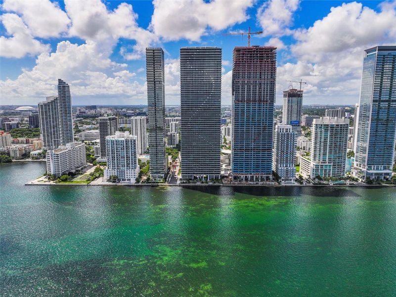 Condo located in Miami, FL showcasing its design and architecture (Image 24).