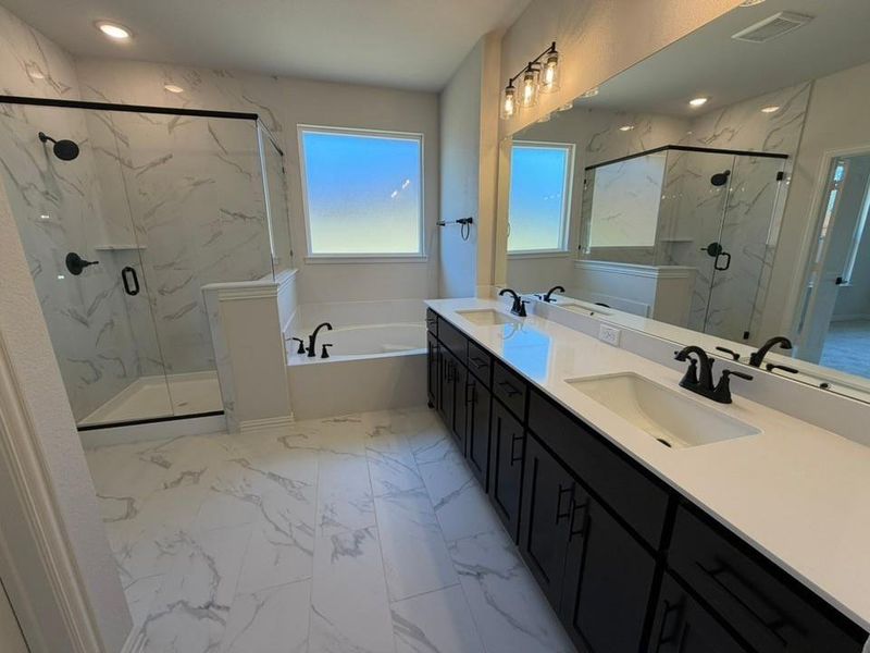 Furnished interior view inside a new home in Waterford Park, Weatherford (Image 5).