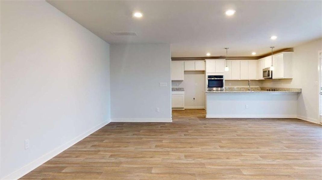 Spacious, unfurnished interior of a new home in Southern Hills, McDonough (Image 12).