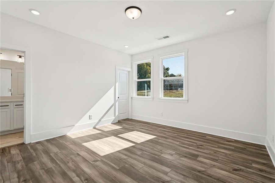 Spacious, unfurnished interior of a new home in Park Vue, Atlanta (Image 25).