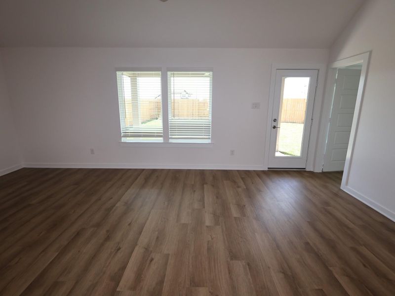 Spacious, unfurnished interior of a new home in Summerview, Fulshear (Image 27). Spacious, unfurnished interior of a new home in Summerview, Fulshear (Image 27).