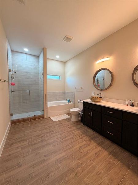 Furnished interior view inside a new home in , Kemp (Image 8).