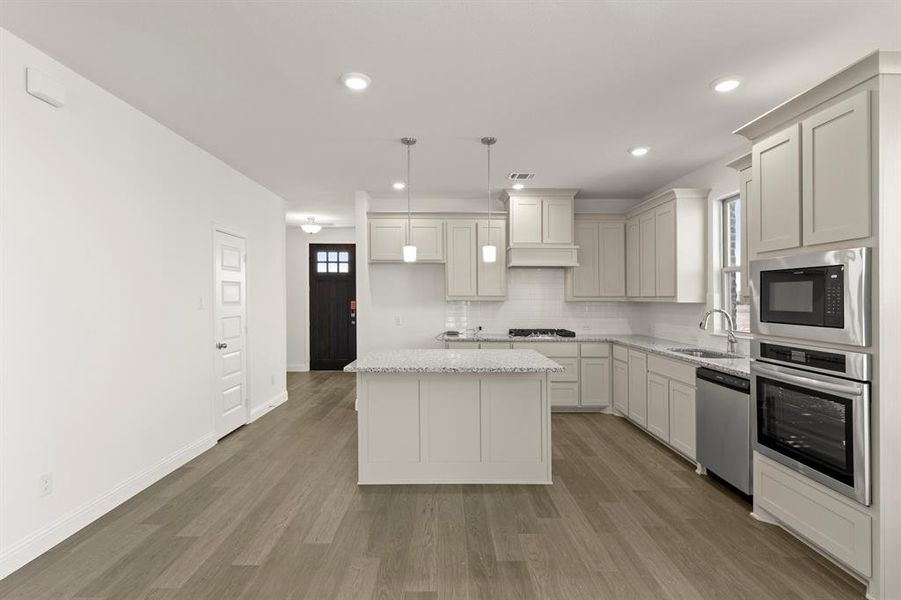 4_05. 512 Pinnacles - Kitchen