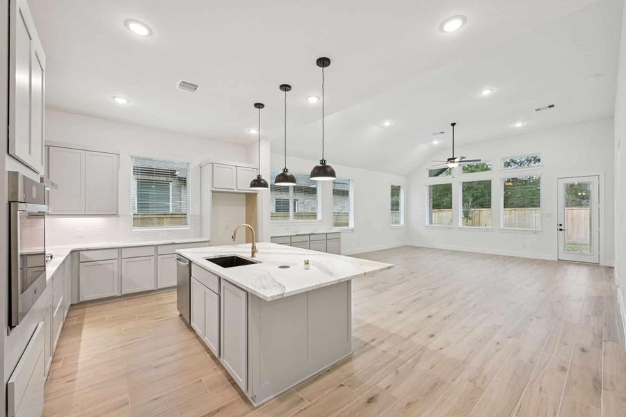 REPRESENTATIVE OF FLOOR PLAN ONLY REPRESENTATIVE OF FLOOR PLAN ONLY