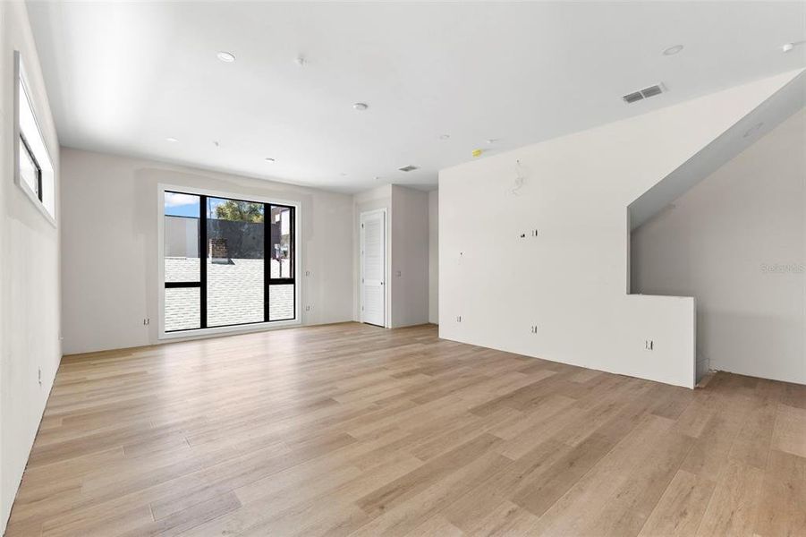 Spacious, unfurnished interior of a new home in , St. Petersburg (Image 17). Spacious, unfurnished interior of a new home in , St. Petersburg (Image 17).