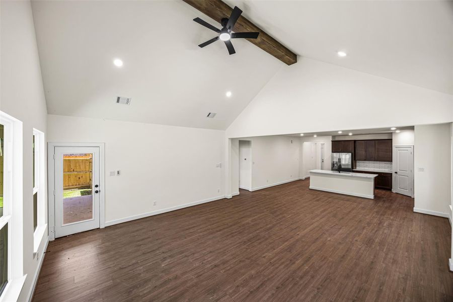 Image 33 of a home in . Image 33 of a home in .