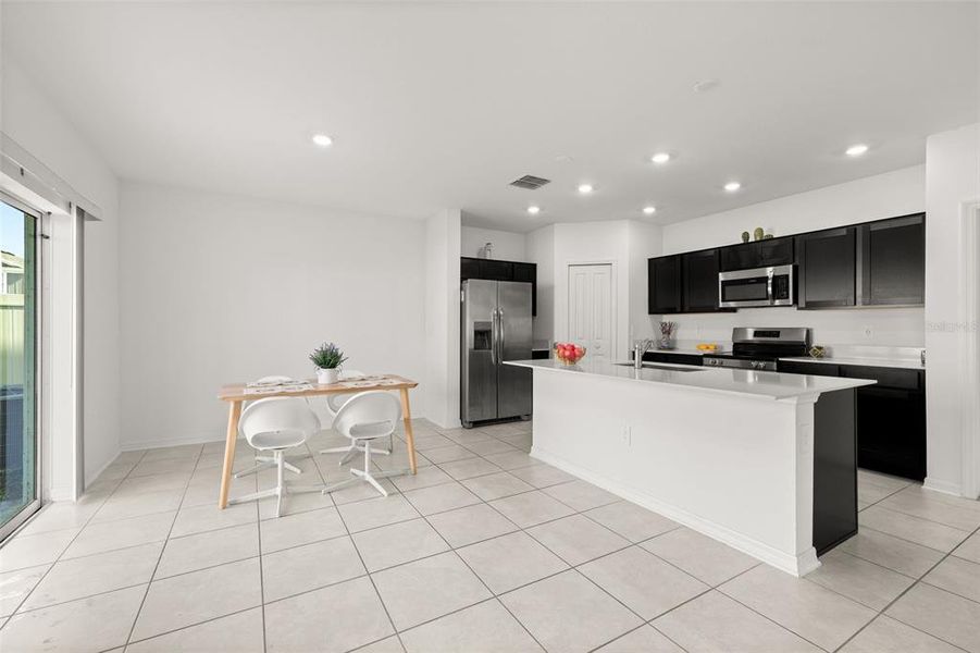 Furnished interior view inside a new home in Peace Creek Reserve, Winter Haven (Image 17).