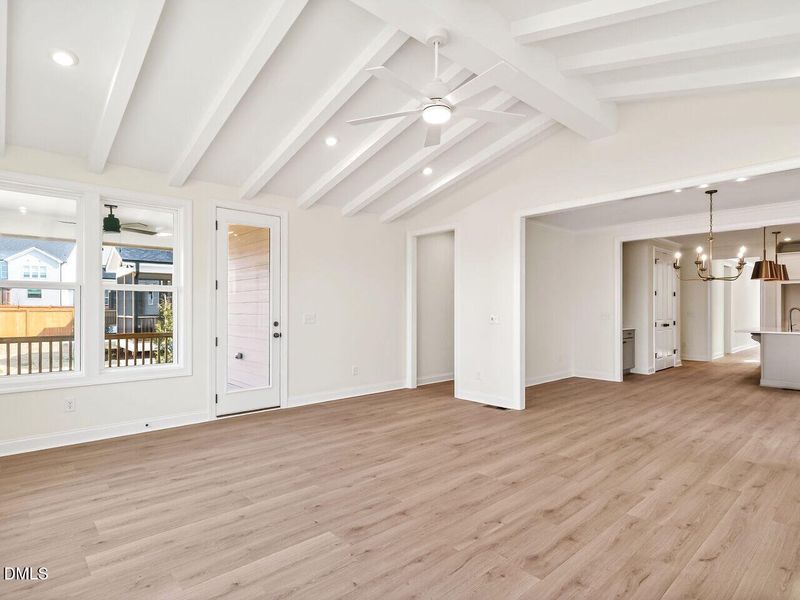 011-1280x960-living-room