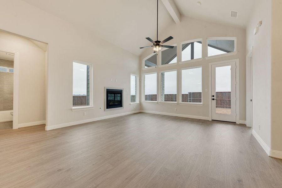 Spacious, unfurnished interior of a new home in Monterra, Fate (Image 21).