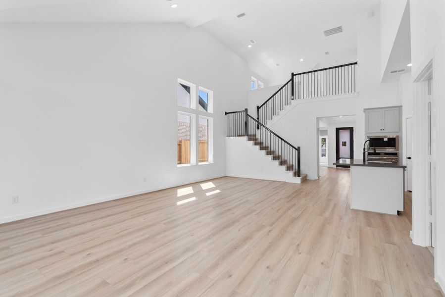 Spacious, unfurnished interior of a new home in Sienna 45', 50', Missouri City (Image 26).