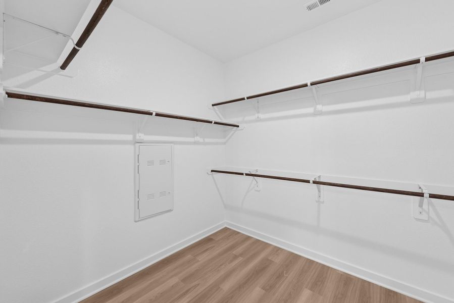 Spacious, unfurnished interior of a new home in Summerview, Fulshear (Image 33). Spacious, unfurnished interior of a new home in Summerview, Fulshear (Image 33).