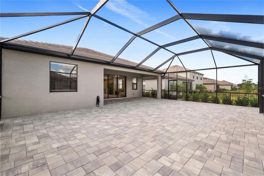 Exterior details and patio area of a home in , Bradenton (Image 29).