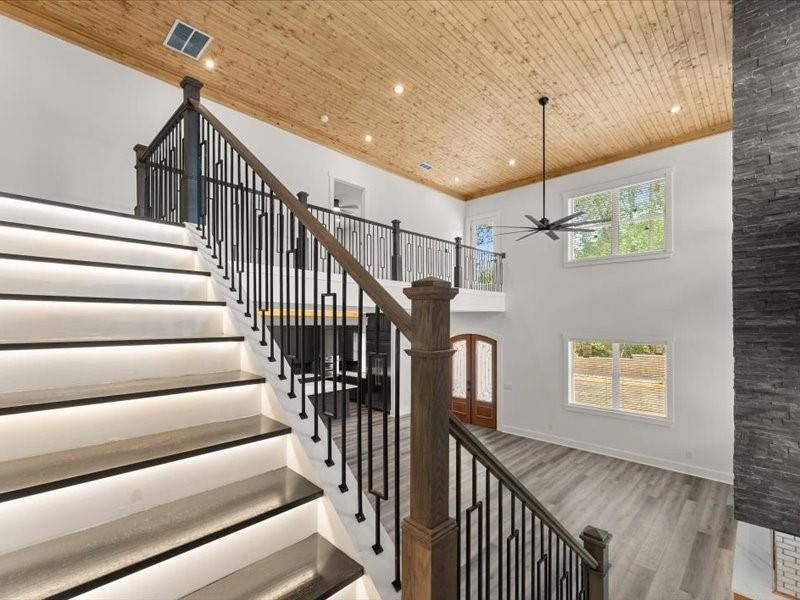 Spacious, unfurnished interior of a new home in , Dahlonega (Image 27).