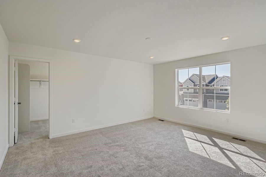 Spacious, unfurnished interior of a new home in Parterre: Paired Homes, Thornton (Image 10).