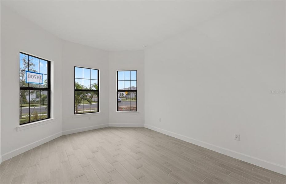Spacious, unfurnished interior of a new home in Del Webb Catalina, Lakewood Ranch (Image 23).
