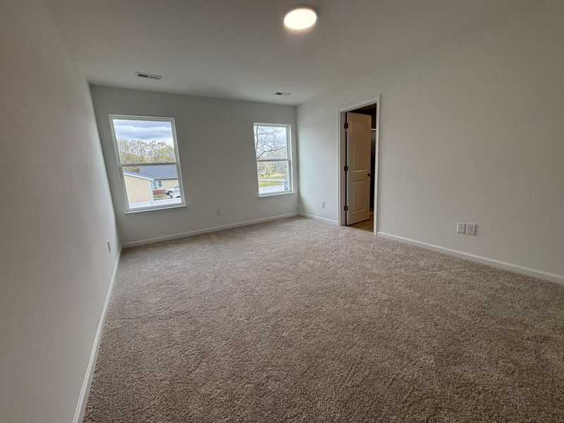 Spacious, unfurnished interior of a new home in CraigStone, Woodruff (Image 11).