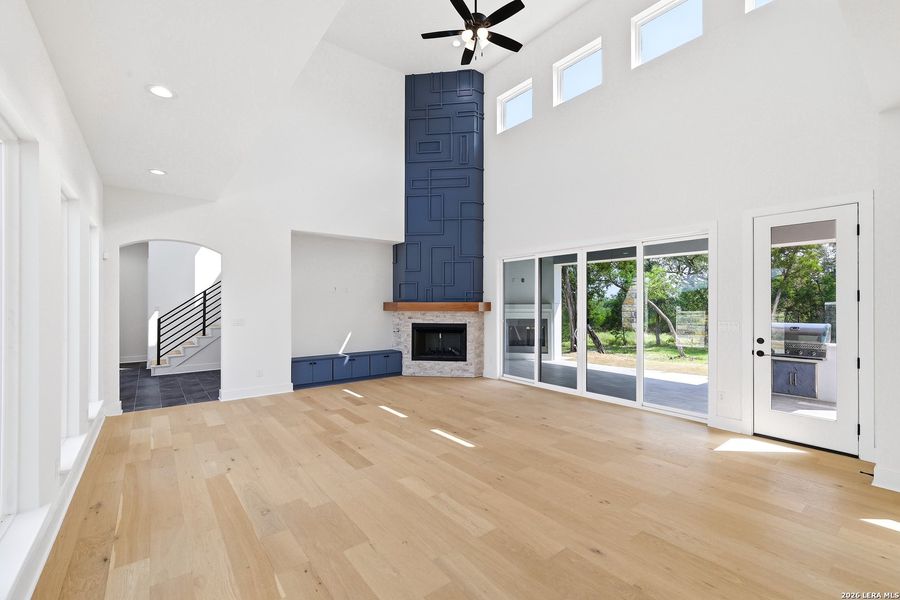 Spacious, unfurnished interior of a new home in , New Braunfels (Image 69).