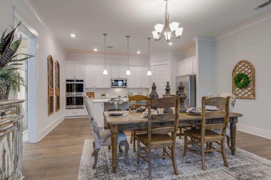 Granny White, Dining & Kitchen