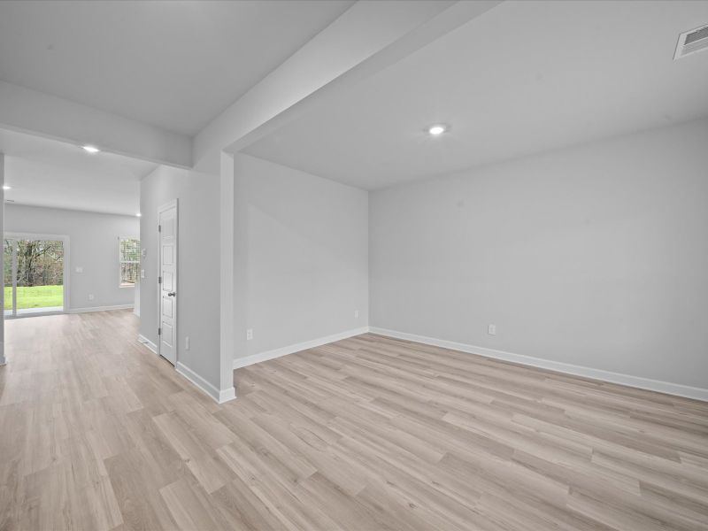 Spacious, unfurnished interior of a new home in Shiloh Valley, Piedmont (Image 9).