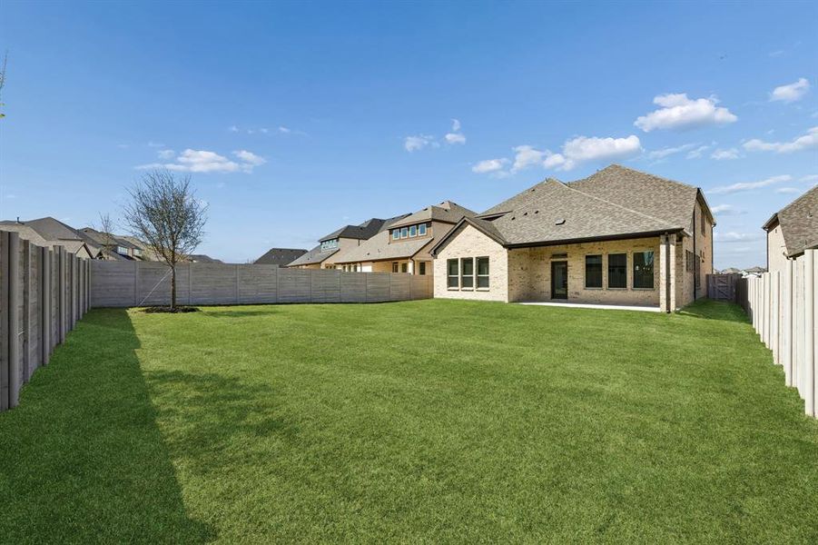 Exterior details and patio area of a home in , McKinney (Image 3).