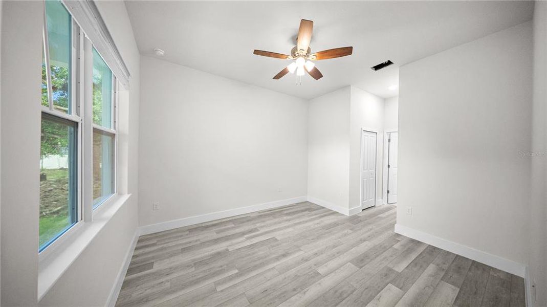 Spacious, unfurnished interior of a new home in , North Port (Image 20).