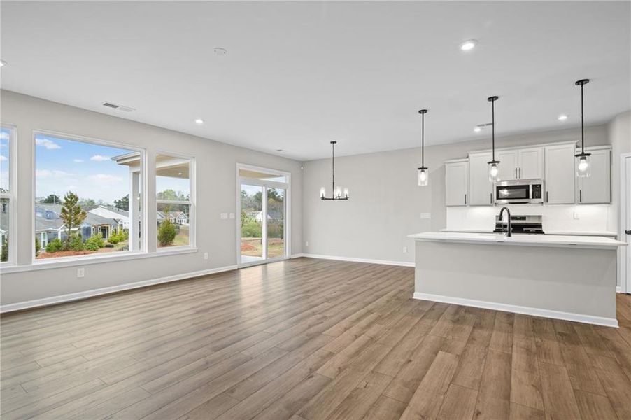Spacious, unfurnished interior of a new home in Laurel Farms, Dallas (Image 38).