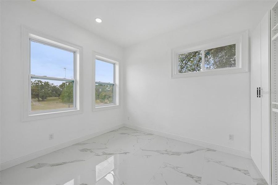 Spacious, unfurnished interior of a new home in , Tampa (Image 41).