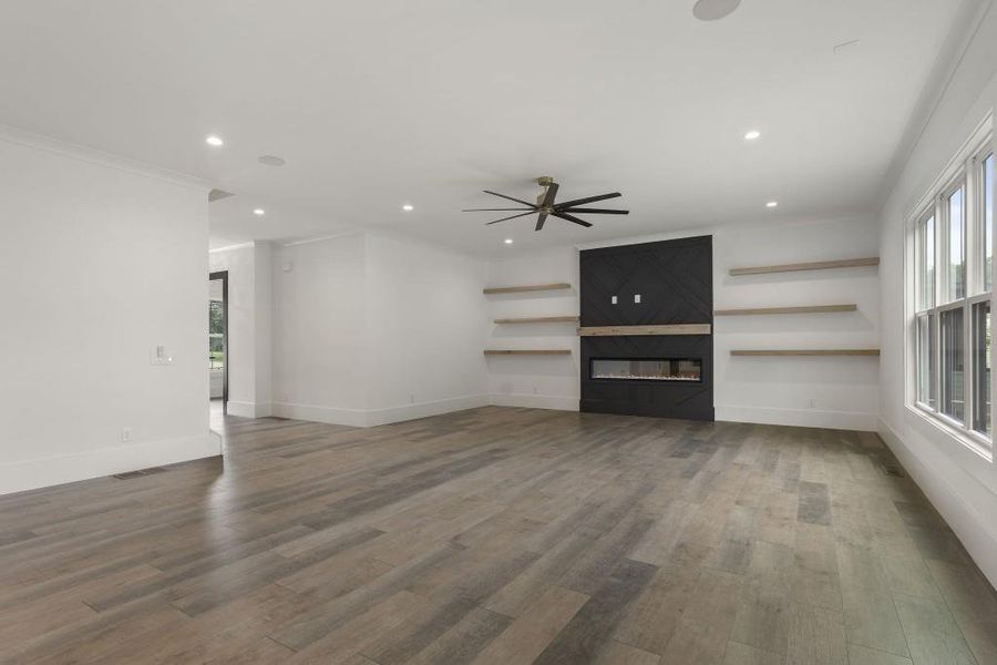 Spacious, unfurnished interior of a new home in , Buford (Image 34).