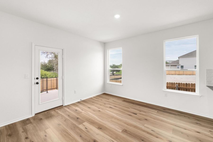 Spacious, unfurnished interior of a new home in Creekside at Estancia, Austin (Image 20).