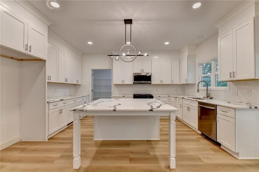 Furnished interior view inside a new home in , Gainesville (Image 6).