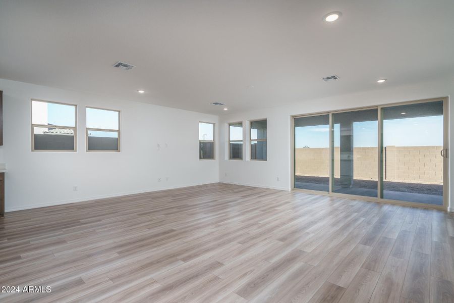 4) DINING TO GREAT ROOM