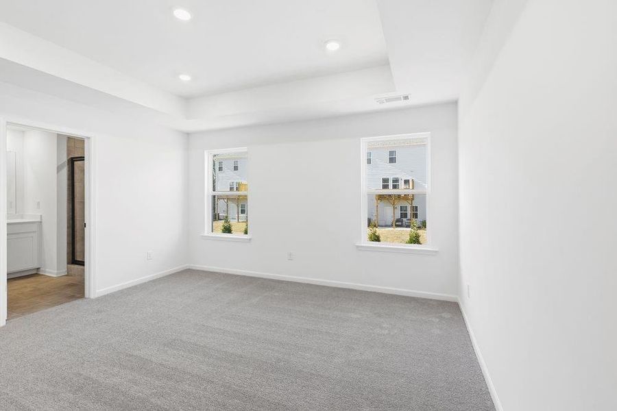 Spacious, unfurnished interior of a new home in Auburn Glen, Dacula (Image 30).