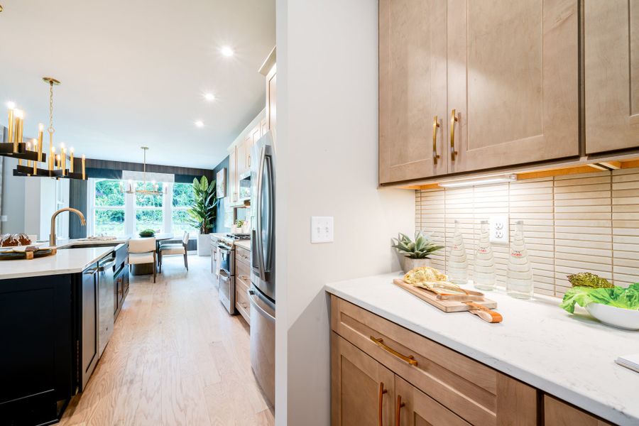 Representative furnished interior of a home built from the Finley by Fischer Homes in Twin Lakes, Hoschton (Image 20).