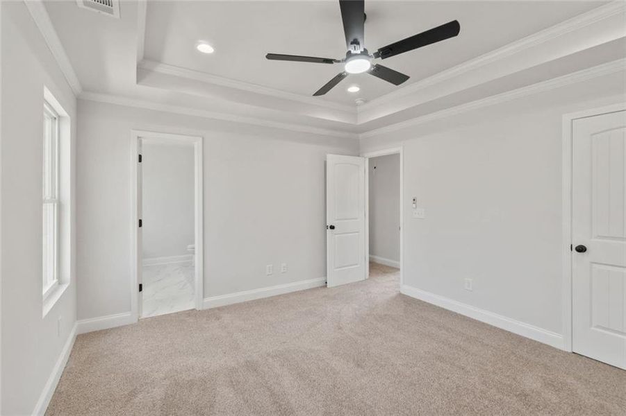 Spacious, unfurnished interior of a new home in , Alto (Image 31).