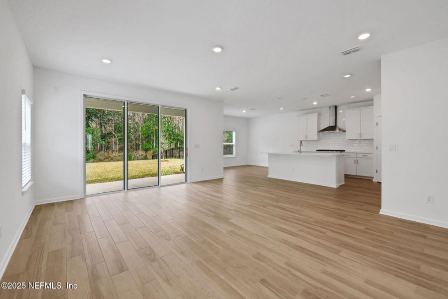 Spacious, unfurnished interior of a new home in TrailMark, St. Augustine (Image 17).