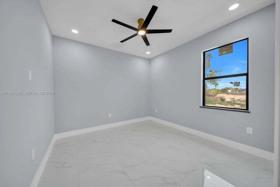 Spacious, unfurnished interior of a new home in , Lehigh Acres (Image 29).